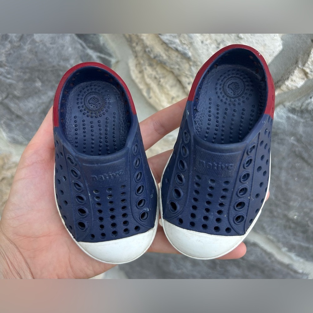 Native Jefferson Shoes Sz C4 Blue Red 4th Of July Water Shoes Comfort Breathable - Picture 2 of 5